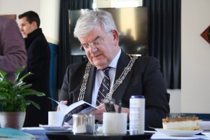 (VIDEO) Bezoek van de burgemeester aan het Loosduins museum