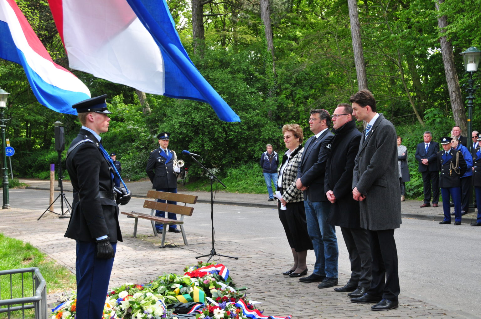 Op 4 mei herdenken we om 20.00 uur thuis – TV Loosduinen