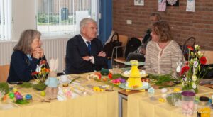 Burgemeester Van Zanen brengt een bezoek aan Loosduinen